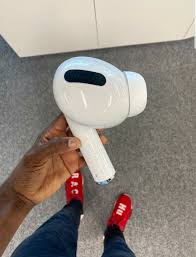 Marques Brownlee On Twitter The Original Prototype For Airpods Max