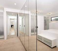 Les miroirs personnalisés situés dans notre magasin sont des modèles qui peuvent être coupés à une taille spécifique. Miroir Pour Porte De Placard Ou Porte Interieur