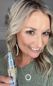 A Dream-y New Year's Eve Glow! ✨ A fresh start, a fresh Glow. Whether  you're out at midnight or counting down at home, create a soft-luminous  look layered with forever favourites plus