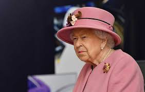 As roupas eram o símbolo do poder da nobreza durante o absolutismo. Segredos Dos Palacios De Rainha Elizabeth Ii Sao Revelados Ofuxico