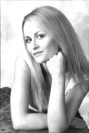 Tara Phelan's Instagram, Twitter & Facebook