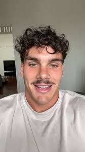 Derrick Puckett's Instagram, Twitter & Facebook