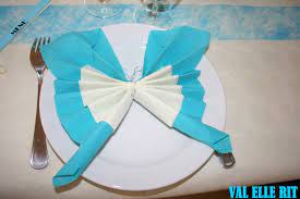 Amazoncommercial distributeur de serviettes en papier compatible avec serviettes à multiples pliages, 37 x 26 x 8 cm. Pliage De Serviettes Papillon Val Elle Rit