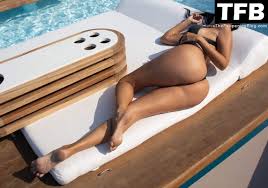 Naked ivana knoll - 61 photo