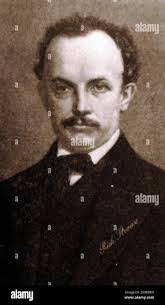 Ted Strauss's Instagram, Twitter & Facebook