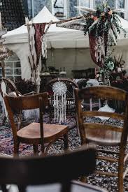 Alte Vintage Stuhle Mieten In Nrw Z B Fur Die Freie Trauung Oder Boho Hochzeit Uber Mobelverleih Nimmp Hochzeitsinspirationen Hochzeit Stuhle Boho Hochzeit