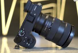 A new, powerful autofocus system makes it one of the easiest cameras to use, if you just trust it to do its thing and concentrate instead on what you're shooting. Video Review Sony A6600 Vs Fujifilm X T3 At Cameralabs Camera Rumors