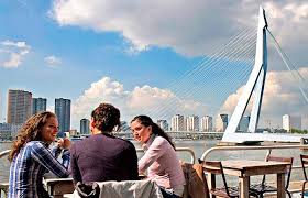 Rotterdam huisvest jonge statushouders in leegstaande kantoren en antikraakpanden. 5 Reasons To Study At Erasmus University Rotterdam