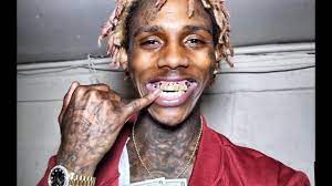 Lil uzi vert is a real trendsetter when it comes to rappers with dreads. Rap Flexing What Long Nails And Face Tattoos Have In Common By Calvin Cheng Medium