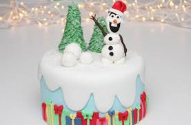 These simple cake decorating ideas are perfect for anyone who just wants a beautiful cake! 40 Christmas Cake Ideas Simple Christmas Cake Decorations And Designs Goodtoknow