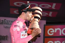 Tom dumoulin is de eerste nederlandse man die in 2017 de ronde van italië op zijn naam schreef. Tom Dumoulin Und Der Giro D Italia 2018 Wird E