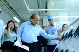 Ông cùng mẹ và các anh chị ở lại quê nhà, thuở nhỏ theo học ở trường làng. Toan Cáº£nh Buá»•i Gáº·p Gá»¡ Cá»§a Thá»§ TÆ°á»›ng Nguyá»…n Xuan Phuc Vá»›i Cong Nhan Táº¡i Tá»‰nh Báº¯c Ninh