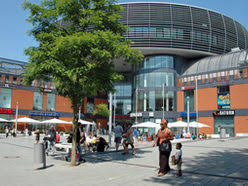 The city is known for the pharmaceutical company bayer. English Stadt Leverkusen