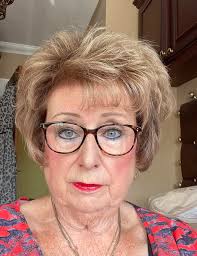 Short haircut for older Ladies