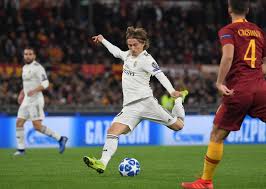 Luka modric makes stunning spurs claim at ballon d'or and having been at the bernabeu since leaving tottenham in 2012, he has now admitted he wants to spend the rest of his. Luka Modric Favorite To End Lionel Messi And Cristiano Ronaldo Ballon D Or Domination Arab News