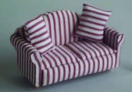 For ridiculously good value, high quality sofas, chairs & beds in glorious fabrics, visit sofa.com. Sofa Rot Weiss Gestreift Puppenhausmobel Massstab 1zu12
