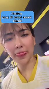 Yolla Yuliana Jualan Parfum