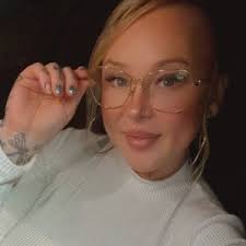 Brooke Stein (@zombiedoll666)