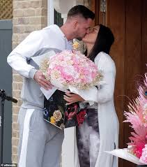 Katie price has revealed some big life goals for the new year as she says she's aiming for husband no 4 and child no 6 in 2021. Katie Price 42 Gets Engaged For Eighth Time As Boyfriend Carl Woods 32 Proposes Daily Mail Online