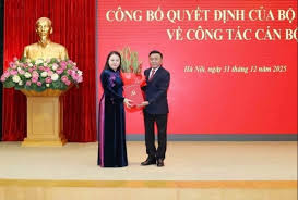 Bà Nguyễn Thị Thu Hà giữ chức Phó Chánh Văn phòng Thường ...