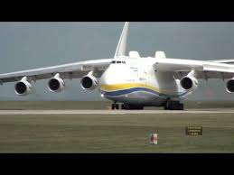 Pistele standard măsoară doar 2,6 kilometri, în timp ce avionul are nevoie de cel puțin 3,6 kilometri. Antonov An 225 Avionul Gigantic Creat De RuÈi Ca SÄ InvingÄ America