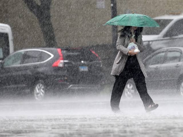When and where is the rain expected to fall in MA today