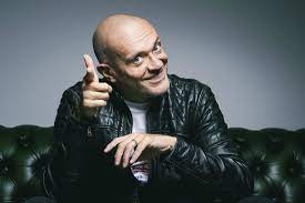His songs talk about friendship, honesty, relationships between boys and girls, and they. Qualcosa Di Nuovo Esce Il Nuovo Album Di Max Pezzali