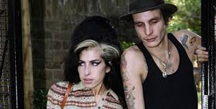 Amy winehouse isn't the most interesting of characters, but taken as a documentary on the trappings of fame, it's worth a watch. Blake Fielder Civil Nach Uberdosis Im Koma Amys Ex Ringt Mit Dem Tod