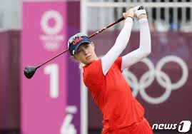 코다는 이날 이글 2개와 버디 2개, 더블보기 1개를 묶어 4타를 줄이고 최종합계 19언더파 269타로 생애 첫 메이저 우승의 꿈을 이뤘다. J8mctezfnqfhzm