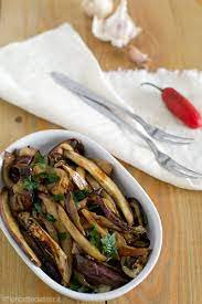 Melanzane cremose in padella, contorno o secondo veloce e facile, ricetta gustosa con verdure facile da preparare, idea per pranzo o penne con purea di melanzane striate e scamorza. Filetti Di Melanzane In Padella Ricetta Veloce Le Ricette Di Elisir