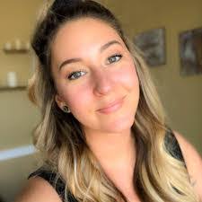 Lisa Ayers's Instagram, Twitter & Facebook