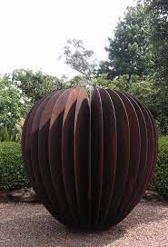 Jamie Sargeant Sculptor In Metal And Stone Nsw Australia Gardendrum Metal Sculpture Artists Garden Art Sculptures Metal Art Sculpture