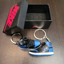 Hypebeast 3d Nike Air Jordan Off White Mini Sneaker Keychain Etsy Mini Gift Bags Keychain Gift Gift Set