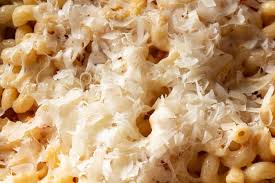 5 cook over medium heat until mixture boils, stirring constantly. Premium Photo Bowl Of Baked Macaroni And Cheese