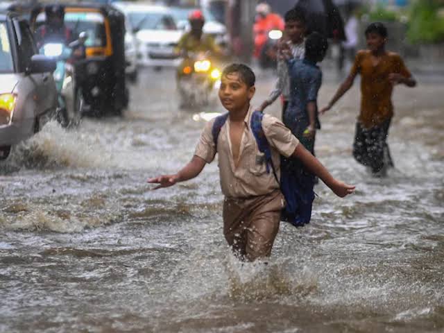 Maharashtra Monsoon: Mumbai On High Alert As High Tide Warning Issued;  Waterlogging Reported Across City