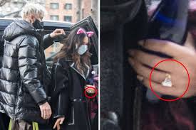 Download most popular gifs megan fox hunt, on gifer.com. Megan Fox And Machine Gun Kelly Sparked Engagement Rumors After Finding A Band On The Finger Of A Wedding Ring Eminetra New Zealand