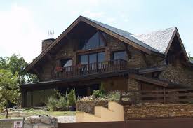 Manuel monroy es un arquitecto que hace proyectos únicos de casas de piedra y madrea más adecuada como casa de montaña. Casas Increibles En Manuel Monroy Arquitecto Viviendu
