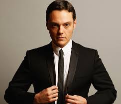 Cmtv Biografia De Tiziano Ferro