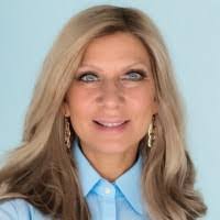 Kim Burd's Instagram, Twitter & Facebook