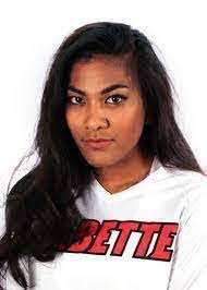 Holly Hutcherson's Instagram, Twitter & Facebook