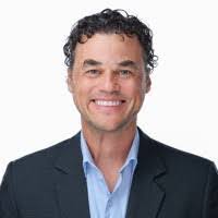 Jennifer Ormiston's Instagram, Twitter & Facebook