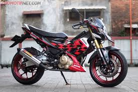 Bongkar cara dan tips modifikasi satria fu/f150 dengan sederhana tapi gahar. Suzuki Satria F150 Anti Ban Cacing Tampil Ala Moge Livery Dari Gp500 Gridoto Com