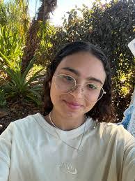 Sarah Thames's Instagram, Twitter & Facebook