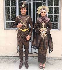 Baju sanding songket kuning diraja. 27 Baju Songket Pengantin Yang Menarik Inspirasi Busana Perkahwinan