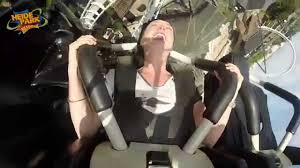 Flug der dämonen, deutschlands einziger wing coaster, reißt dich mit sich und presst dich mit dem vierfachen deines körpergewichts auf seine schwingen. Heide Park Resort Kathy Weber Testet Flug Der Damonen Youtube