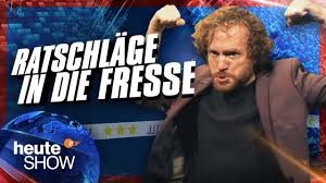 Auf der zweite deutsche fernsehen finden sie die aktuellsten nachrichten des zdf und den rückblick auf die letzten sieben. Lutz Van Der Horst Trifft Auf Impfverweigerer Heute Show Vom 10 11 2017 Youtube