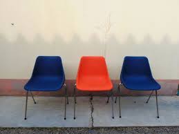 The relaunch of the chairs are a collaboration between the robin and lucienne day foundation and hille educational products. Chairs By Robin Day For Hille Set Of 3 For Sale At Pamono