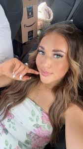 Carly Foskey's Instagram, Twitter & Facebook