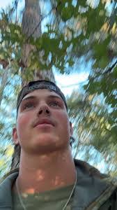 Stef Parker's Instagram, Twitter & Facebook