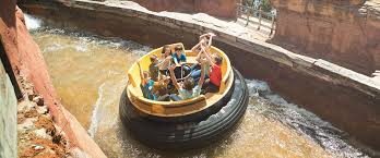 It hosts a variety of shows and wedding receptions. Grand Canyon Rapids Attraktionen Portaventura World
